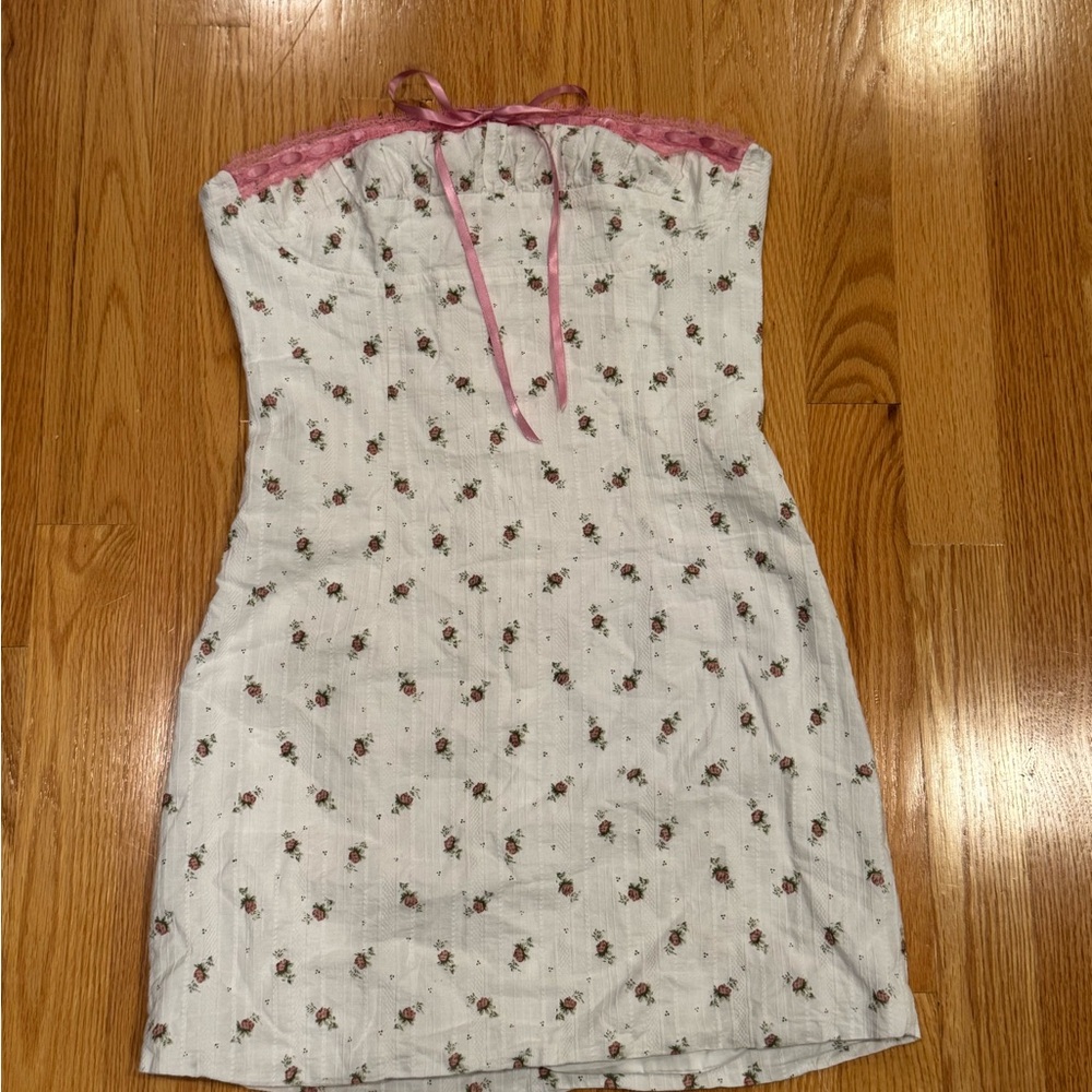 PRINCESS POLLY white flowers Dress with Pink Accents 6